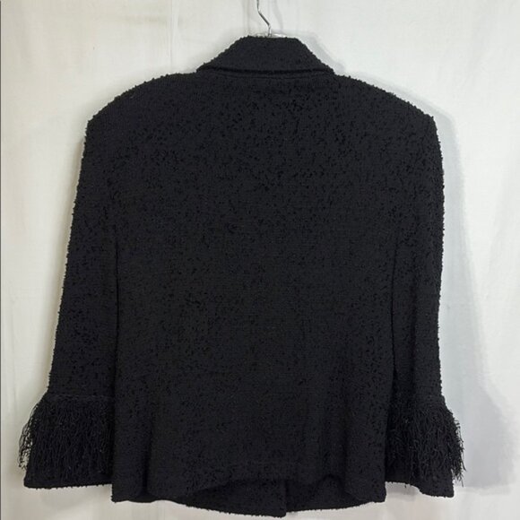 🥽 St. John Black knit Blazer with Fringe and Floral Accents buttons - Picture 5 of 6